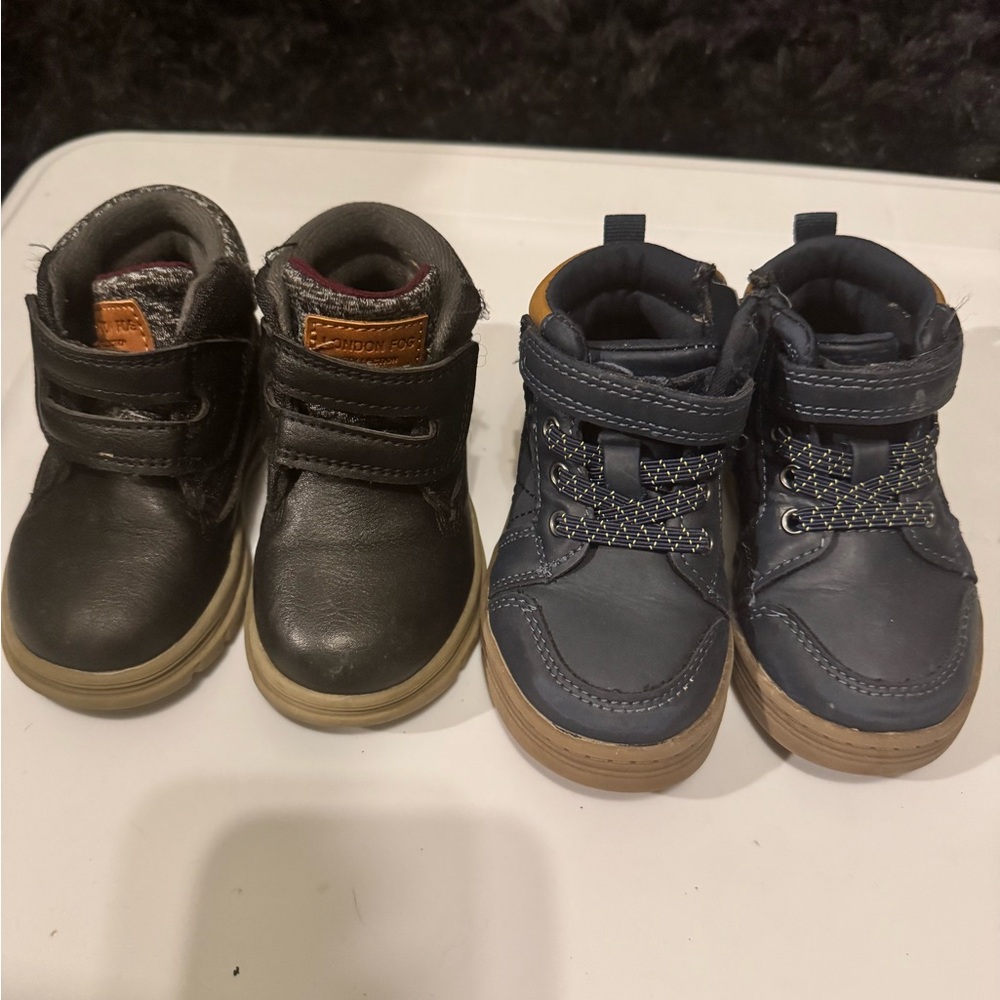 Navy and black infant size 5 boots